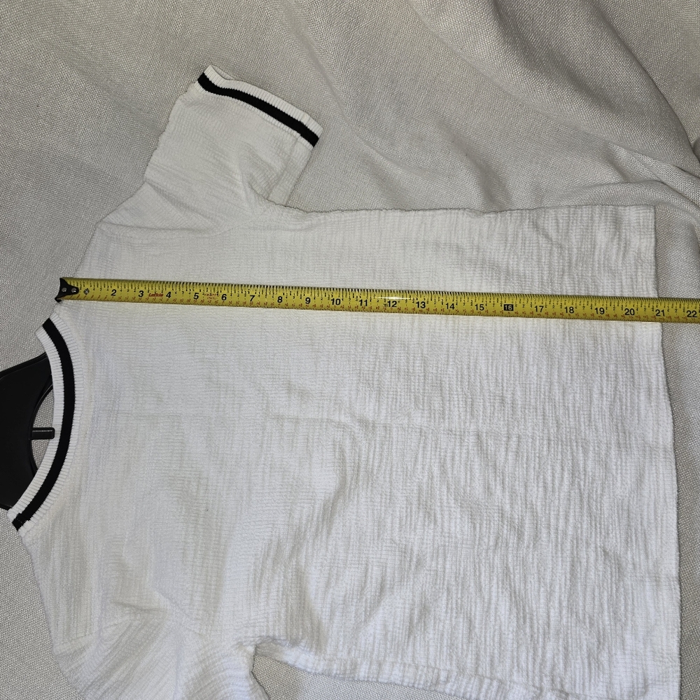 Ann Taylor Sz. XS White Textured Short Sleeve Top with Black Trim Preppy Casual - Picture 10 of 12